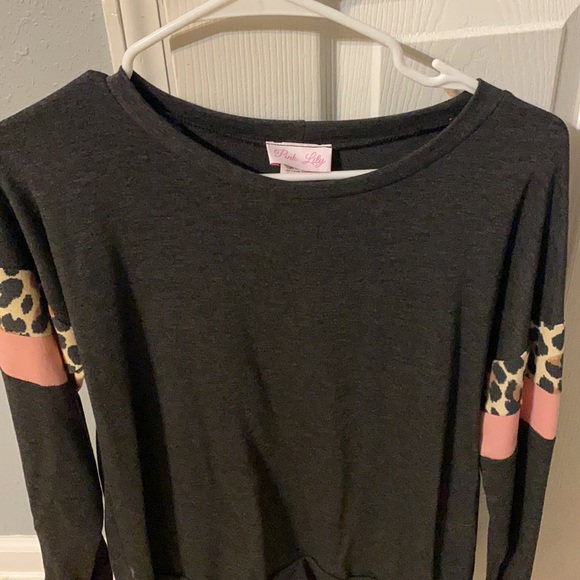 Size small grey long sleeve shirt with leopard print on sleeve - Picture 2 of 3